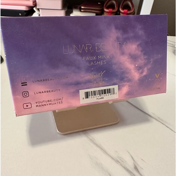 NIB Lunar Beauty eyelashes ❤️ - Picture 3 of 3